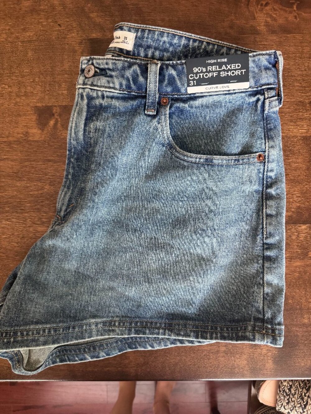Abercrombie & Fitch | Curve Love High Rise 90s Relaxed Short - Size 31 - NWT
